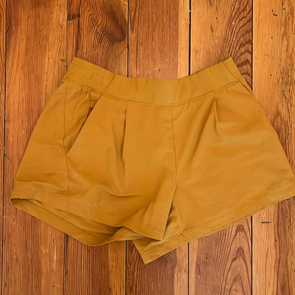 Structured Brooklyn short - Athleta size 10